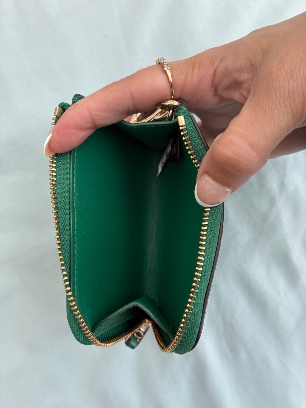 Coach Green Pebbled Leather Zip Card Wallet with Gold Logo - Picture 4 of 4